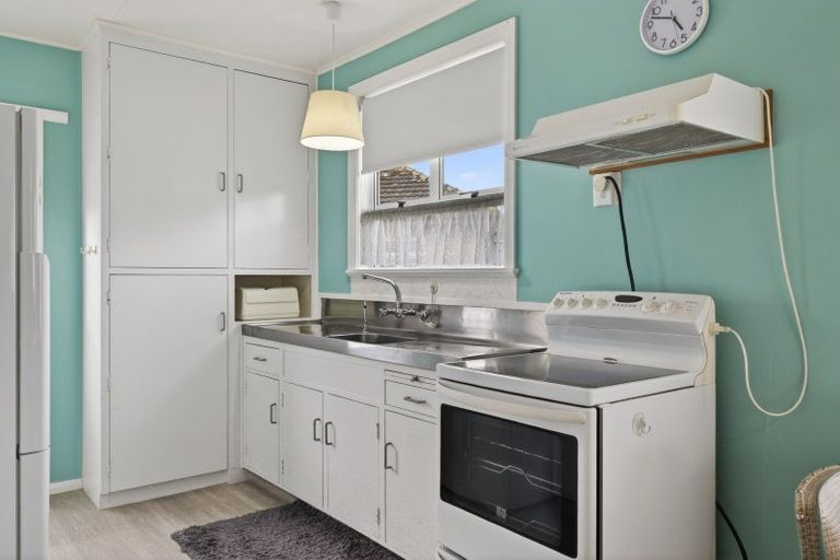 Photo of property in 28 Birmingham Street, Takaro, Palmerston North, 4412