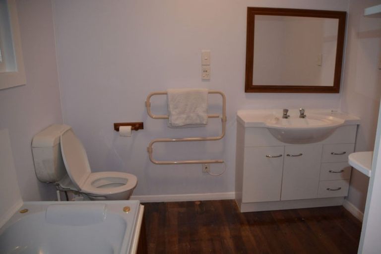 Photo of property in 12 Cheshire Street, Wilton, Wellington, 6012