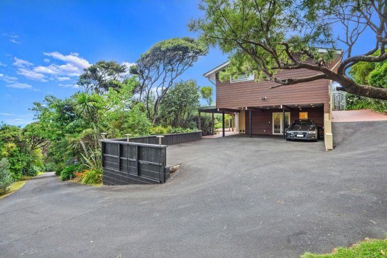 Photo of property in 77 Seaview Road, Piha, New Lynn, 0772