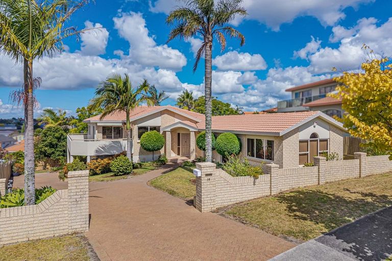 Photo of property in 16 Tornado Place, West Harbour, Auckland, 0618