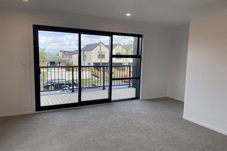 Photo of property in 4/43 Yeovil Road, Te Atatu Peninsula, Auckland, 0610