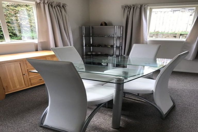 Photo of property in 2/42 Forrest Hill Road, Forrest Hill, Auckland, 0620