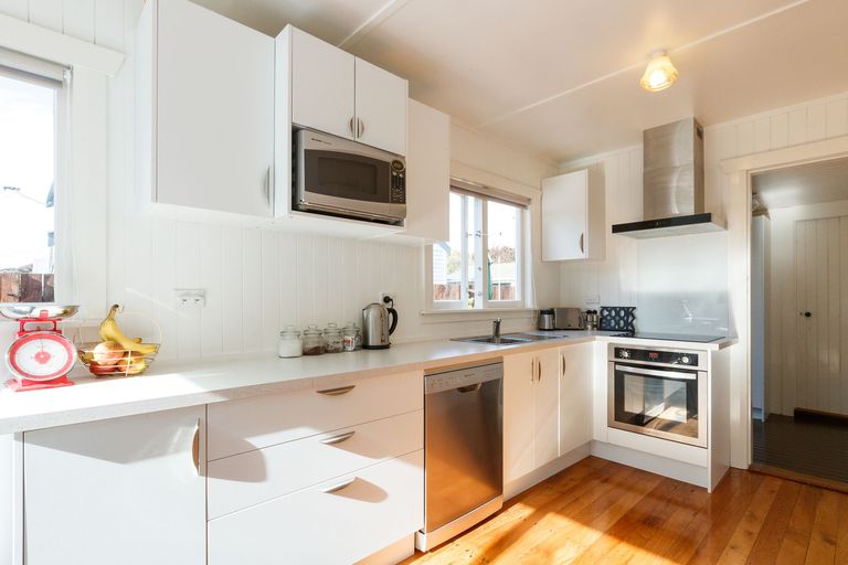 Photo of property in 23 Ngaio Street, West End, Palmerston North, 4412