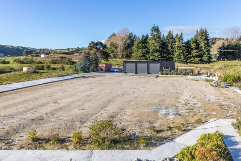 Photo of property in 2 Charnley Way, Kinloch, Taupo, 3385