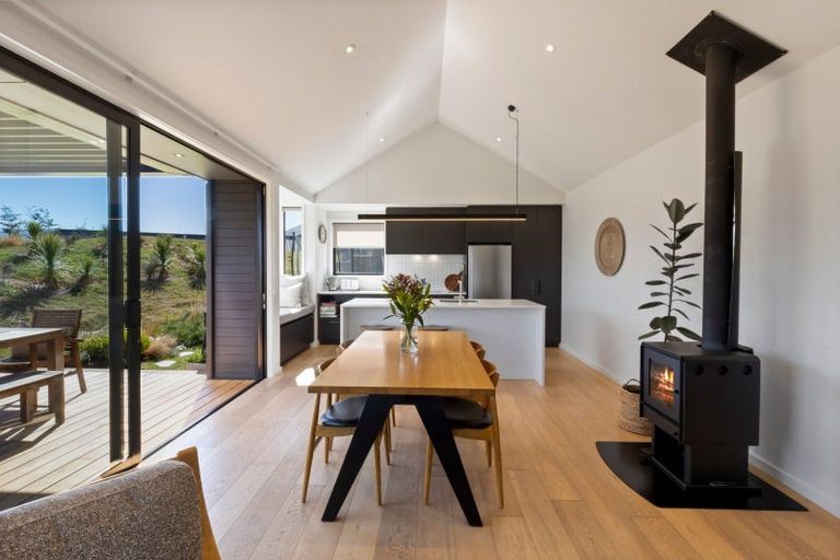 Photo of property in 7 Kotuku Lane, Jacks Point, Queenstown, 9371