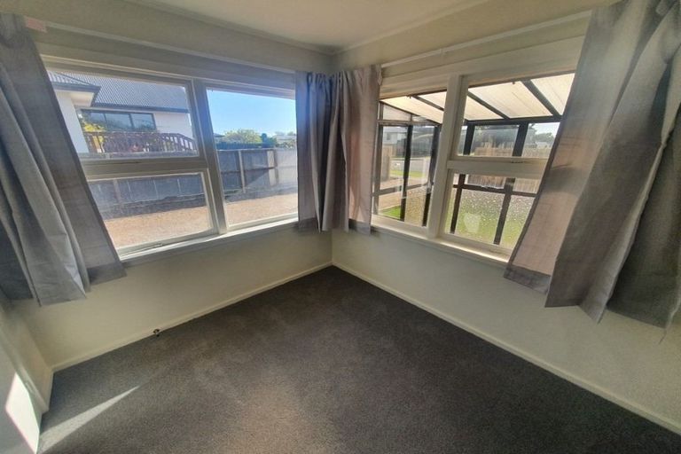 Photo of property in 48 Niven Street, Avondale, Christchurch, 8061