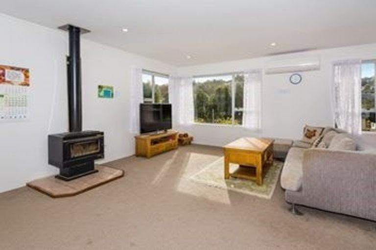 Photo of property in 46 Awaruku Road, Torbay, Auckland, 0630