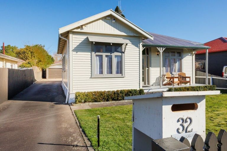 Photo of property in 32 Colombo Street, Hokowhitu, Palmerston North, 4410
