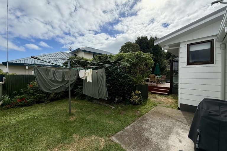 Photo of property in 3 Kaimata Street, Brooklands, New Plymouth, 4310