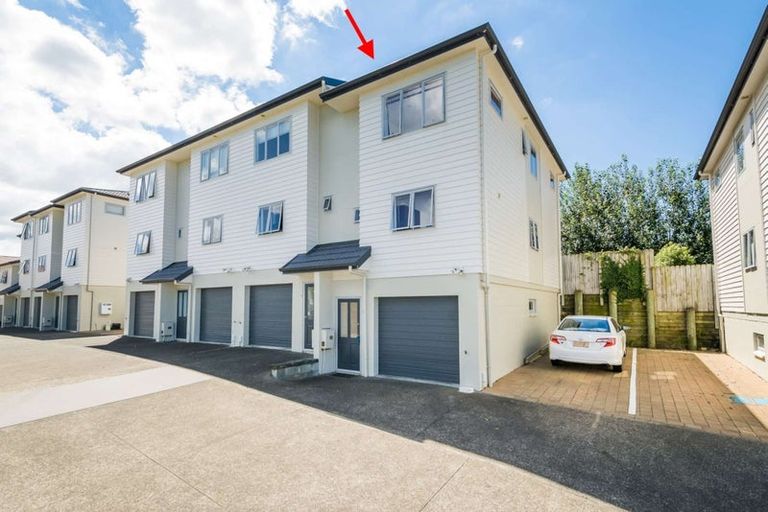 Photo of property in 7/22 Northcross Drive, Oteha, Auckland, 0632