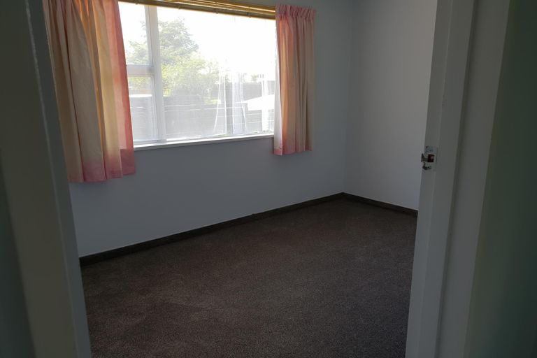 Photo of property in 38 Kimberley Grove, Westbrook, Palmerston North, 4412