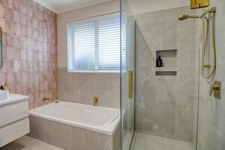 Photo of property in 11 Steane Place, Halswell, Christchurch, 8025