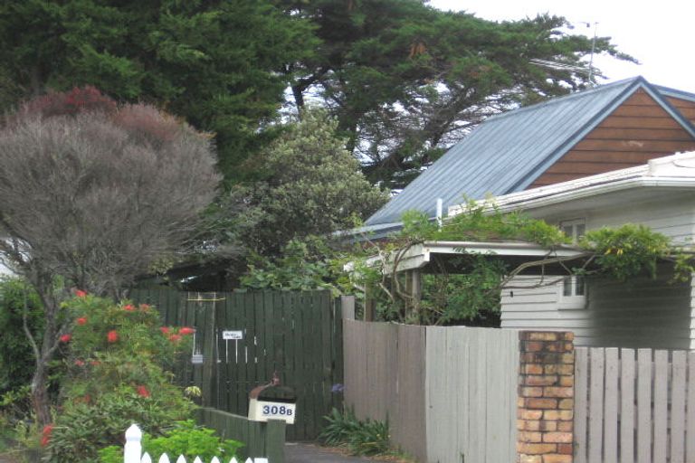 Photo of property in 1/308 Rangatira Road, Beach Haven, Auckland, 0626