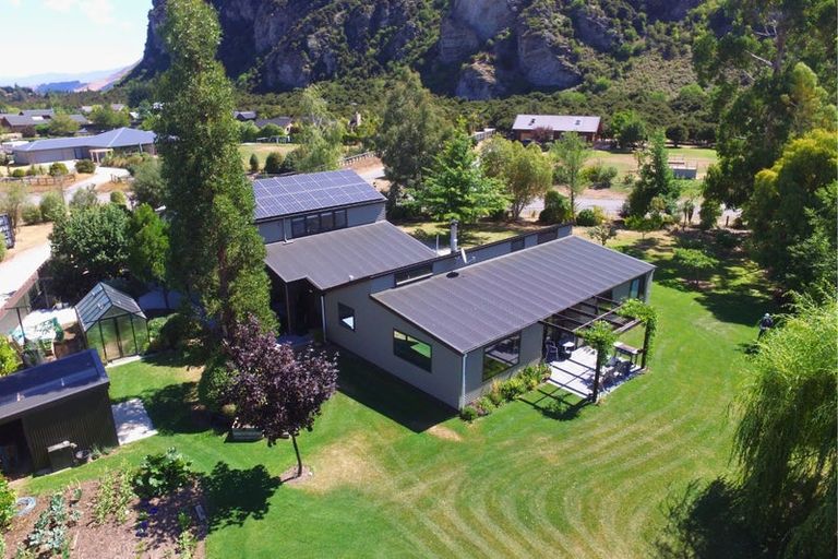 Photo of property in 6 Ewing Place, Albert Town, Wanaka, 9305