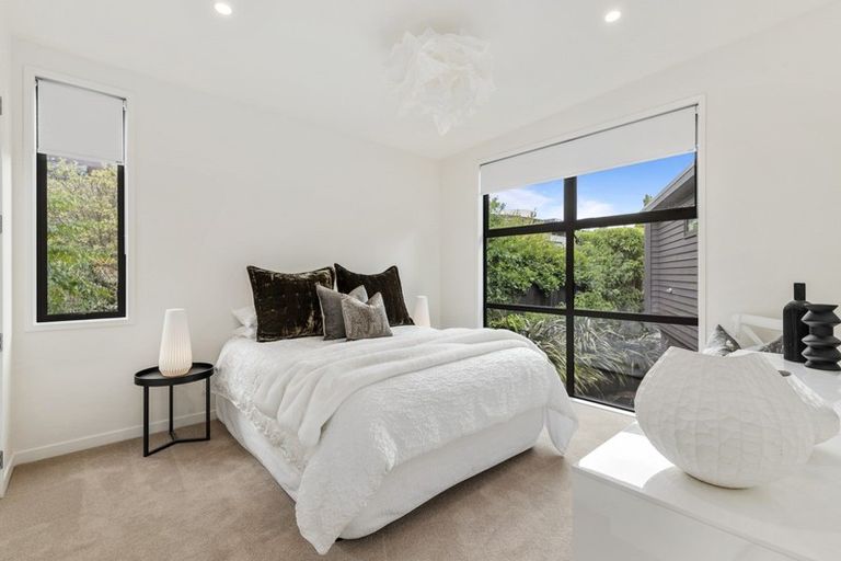 Photo of property in 4c Beach Road, Castor Bay, Auckland, 0620