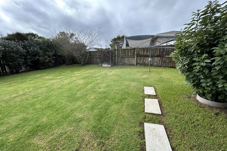 Photo of property in 13 Farwood Drive, Henderson, Auckland, 0612
