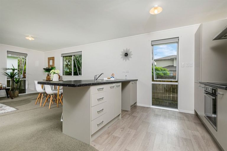 Photo of property in 685a Swanson Road, Swanson, Auckland, 0612