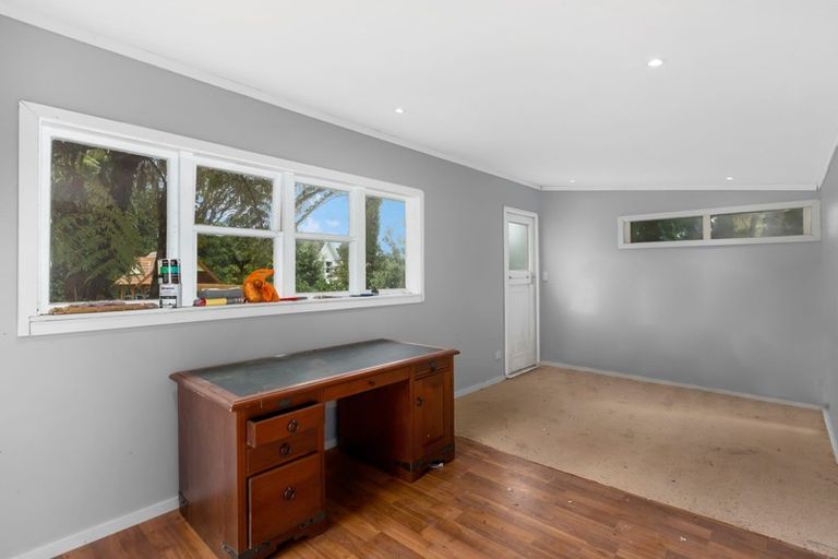 Photo of property in 70 Kahu Road, Paremata, Porirua, 5024