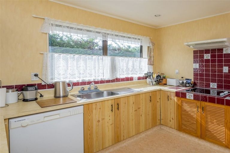 Photo of property in 99 Norfolk Crescent, Otaki Beach, Otaki, 5512