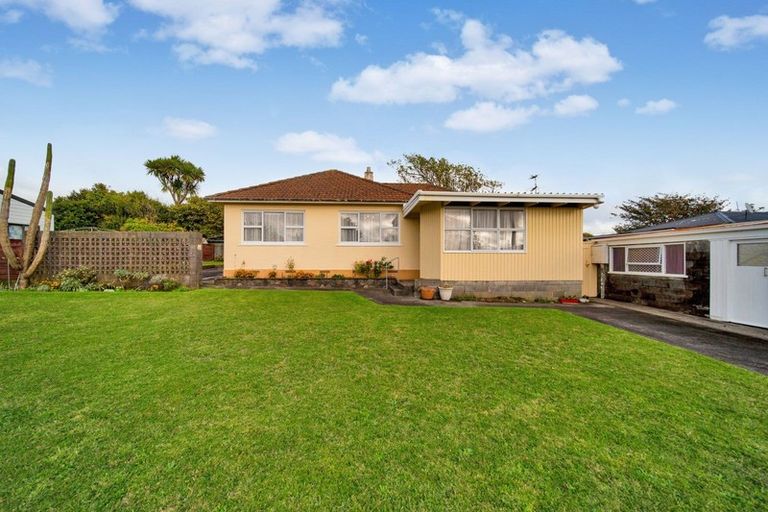 Photo of property in 205 South Road, Spotswood, New Plymouth, 4310