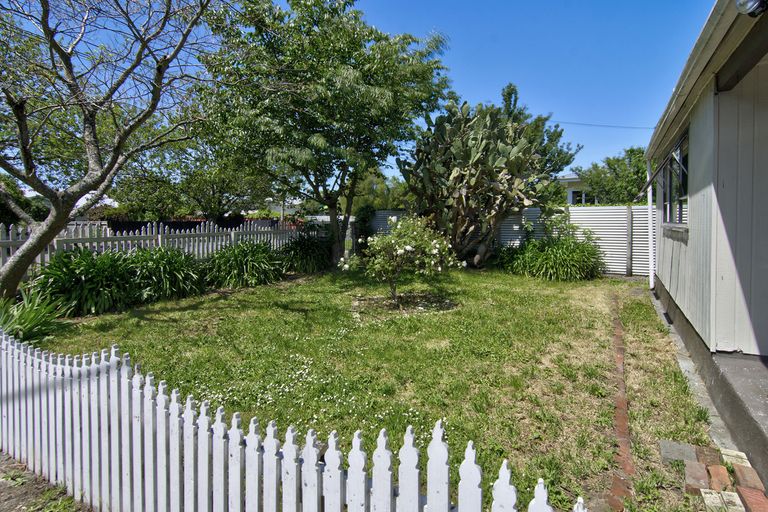 Photo of property in 25 Clifton Avenue, Carterton, 5713