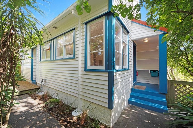 Photo of property in 2 Lambeth Road, Northland, Wellington, 6012