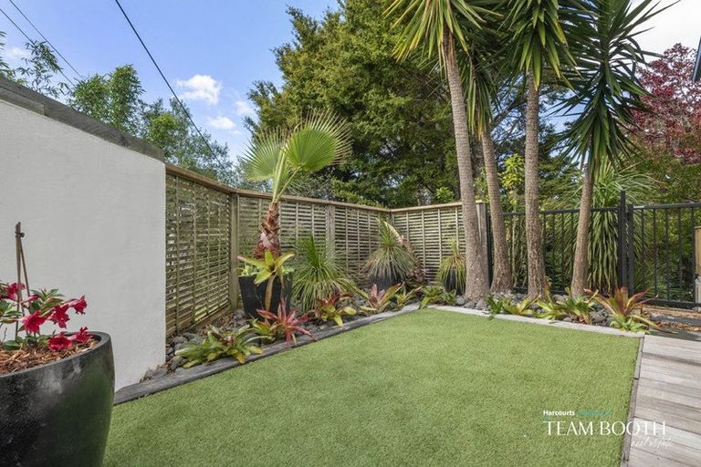 Photo of property in 2/22 Rangatira Road, Birkenhead, Auckland, 0626