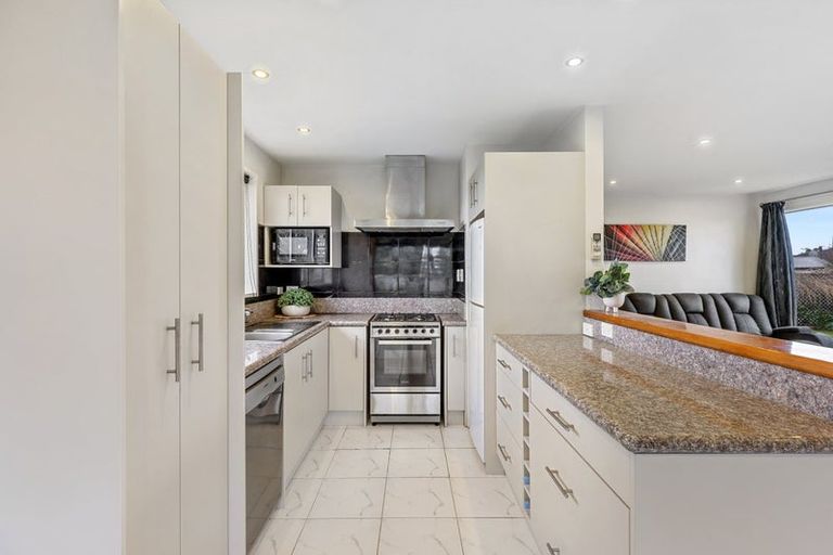 Photo of property in 18 Bayswater Crescent, Bromley, Christchurch, 8062