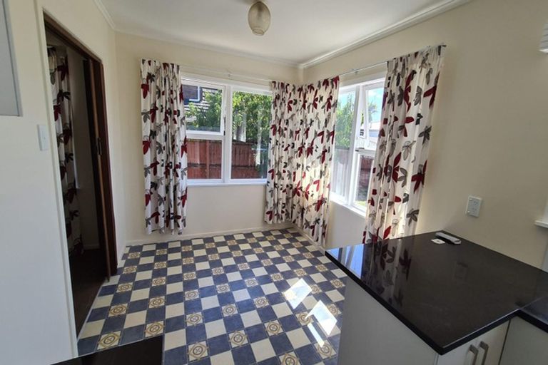 Photo of property in 6 Longburn Road, Henderson, Auckland, 0610