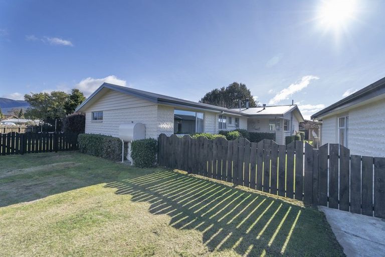Photo of property in 16 Henry Street, Te Anau, 9600
