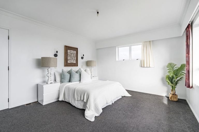 Photo of property in 54 Wairau Road, Oakura, 4314