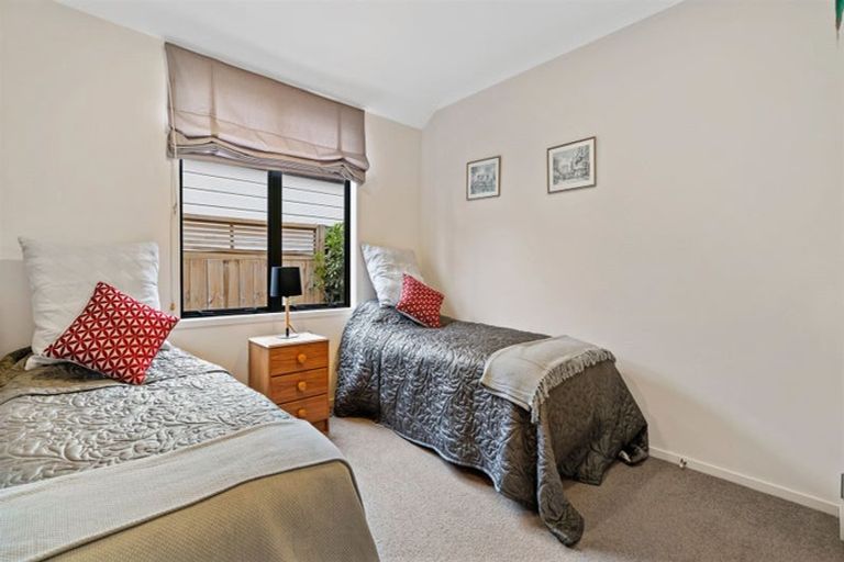 Photo of property in 529c Devonport Road, Tauranga South, Tauranga, 3112