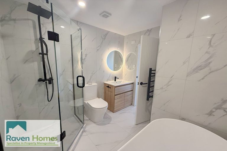 Photo of property in 4/25 Taikata Road, Te Atatu Peninsula, Auckland, 0610