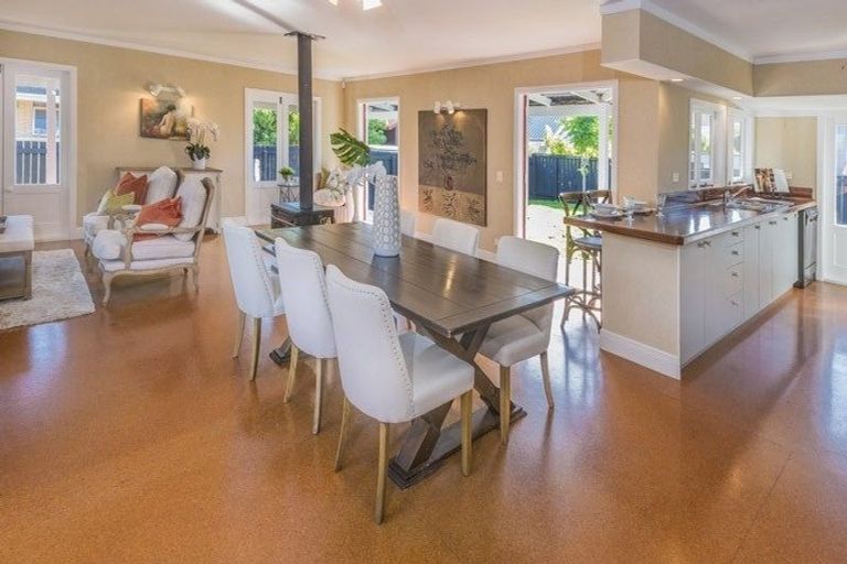 Photo of property in 1/53a Hattaway Avenue, Bucklands Beach, Auckland, 2012