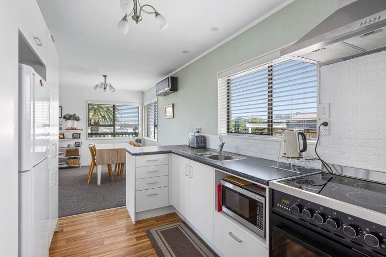 Photo of property in 2/38 Albatross Road, Red Beach, 0932