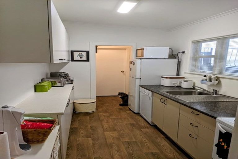 Photo of property in 30 Sussex Street, Mount Cook, Wellington, 6021