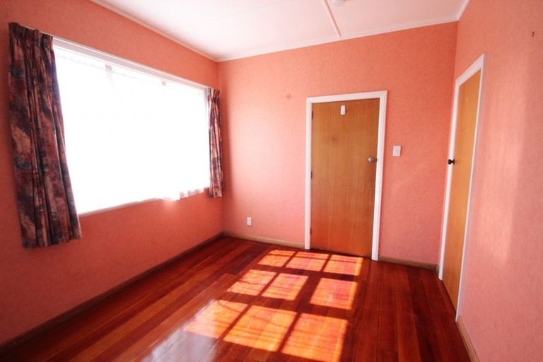 Photo of property in 12a Ihle Street, Terrace End, Palmerston North, 4410