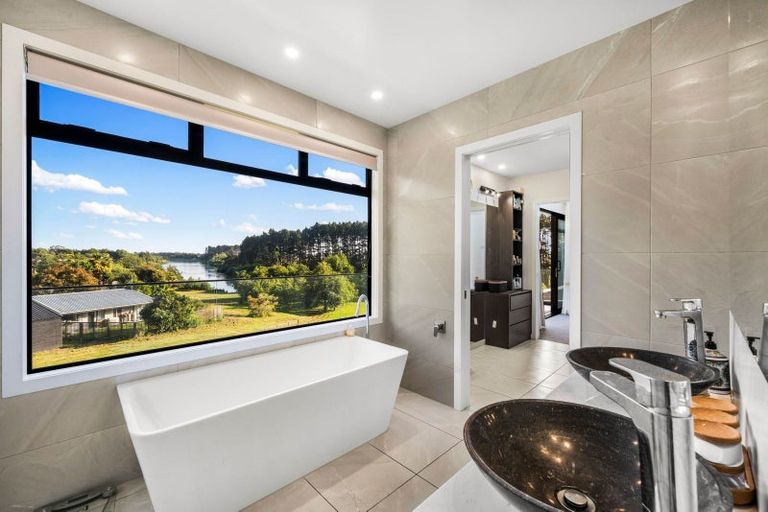 Photo of property in 2221 River Road, Horsham Downs, Hamilton, 3281