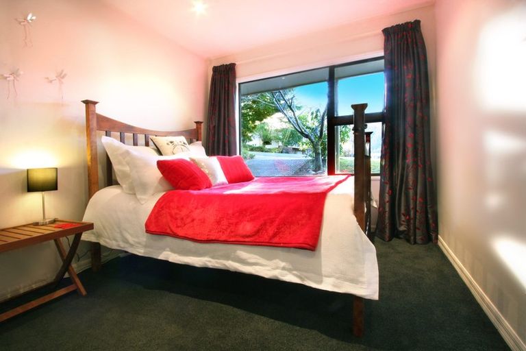 Photo of property in 19 Hood Crescent, Arrowtown, 9302