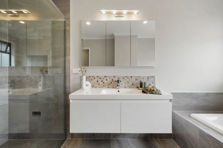 Photo of property in 5 South Oaks Close, Pukemoremore, Cambridge, 3493