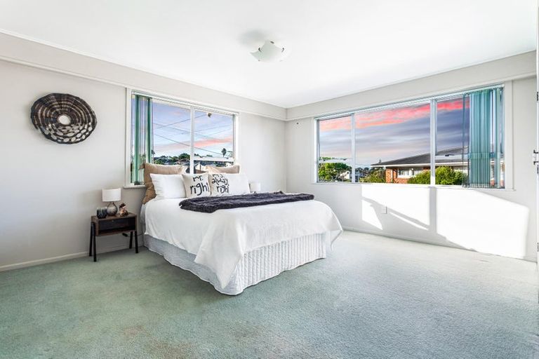 Photo of property in 33 Tiroroa Avenue, Te Atatu South, Auckland, 0610