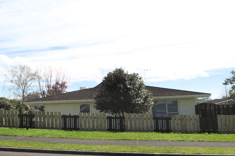 Photo of property in 16 Dingadee Street, Welcome Bay, Tauranga, 3112
