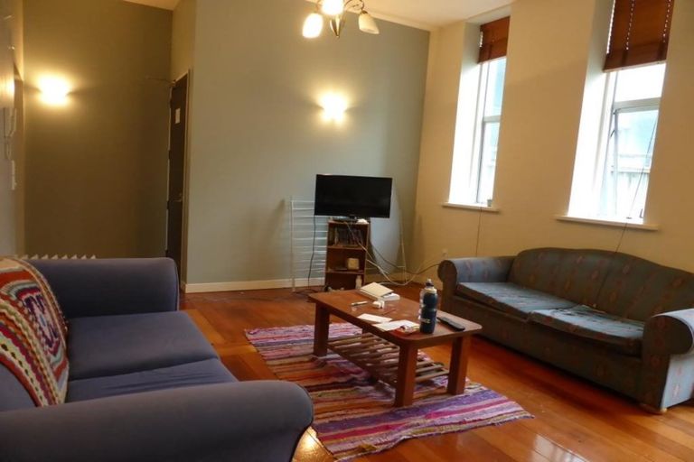 Photo of property in 4/30 Hanson Street, Mount Cook, Wellington, 6021