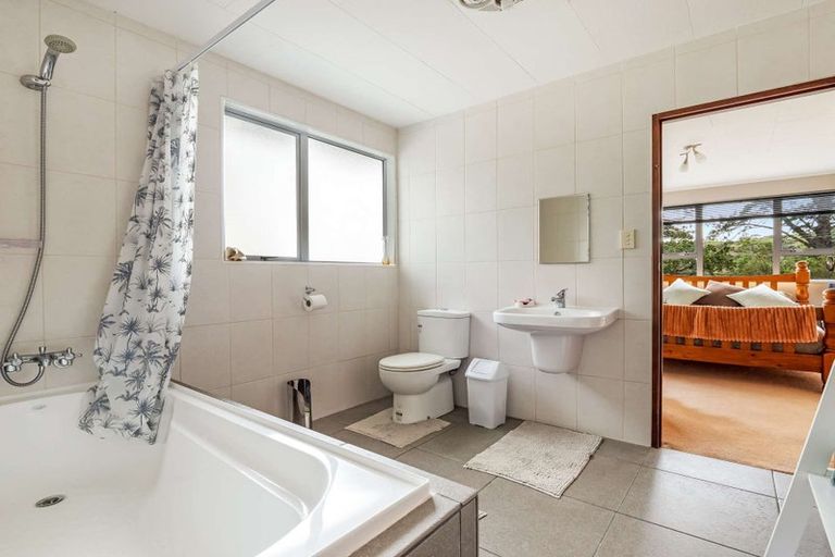 Photo of property in 318 Inland Road, Helensville, 0875