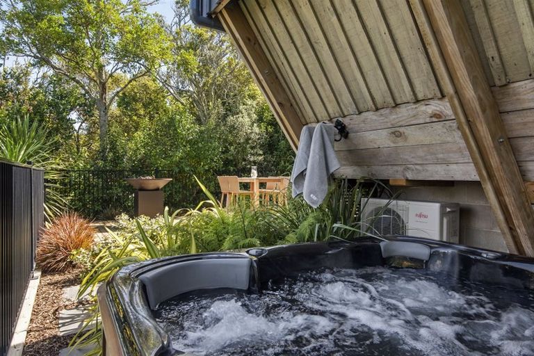 Photo of property in 17b Rangitoto Terrace, Milford, Auckland, 0620