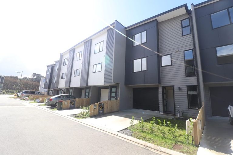 Photo of property in 16/5 Perekia Street, Albany, Auckland, 0632