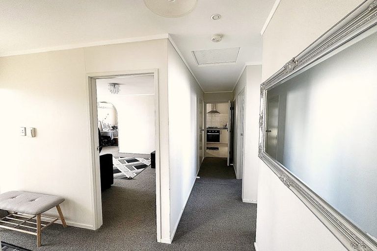 Photo of property in 18 Funnell Place, Manurewa, Auckland, 2102