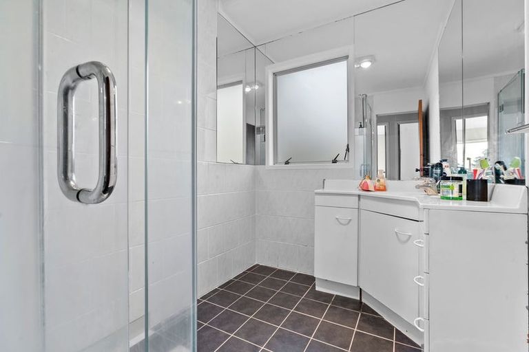 Photo of property in 45 Aronia Way, Goodwood Heights, Auckland, 2105