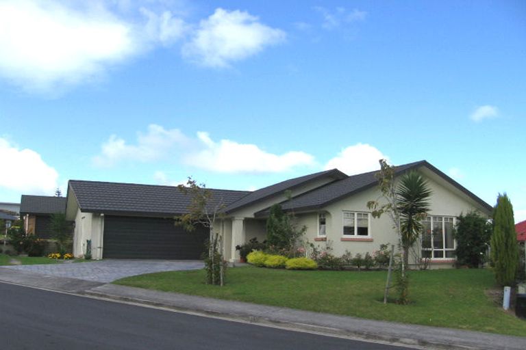 Photo of property in 49 Kingdale Road, Henderson, Auckland, 0610