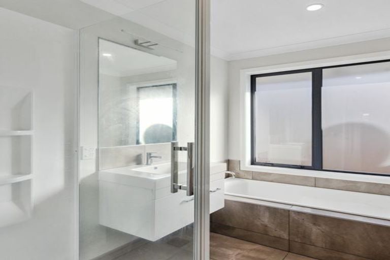 Photo of property in 5 Pohe Street, Waikanae, 5036